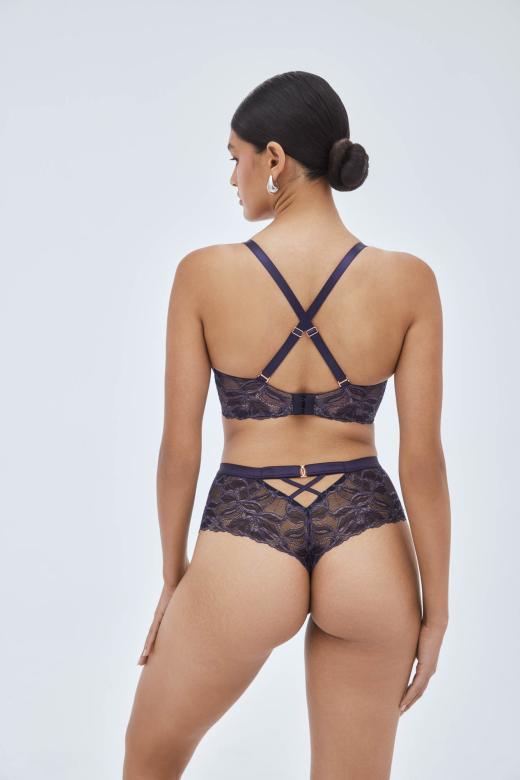 Glow stringi z wysokim stanem –połyskujące, granatowe  stringi odsłaniające pośladki